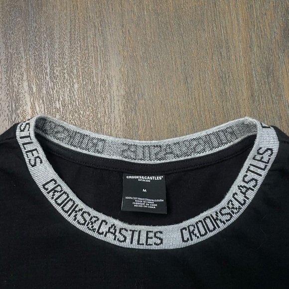 Crooks & Caster Embroidered Tee Shirt (M) - Picture 6 of 6